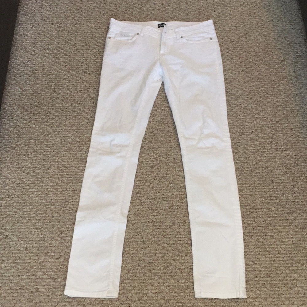 White DG jeans